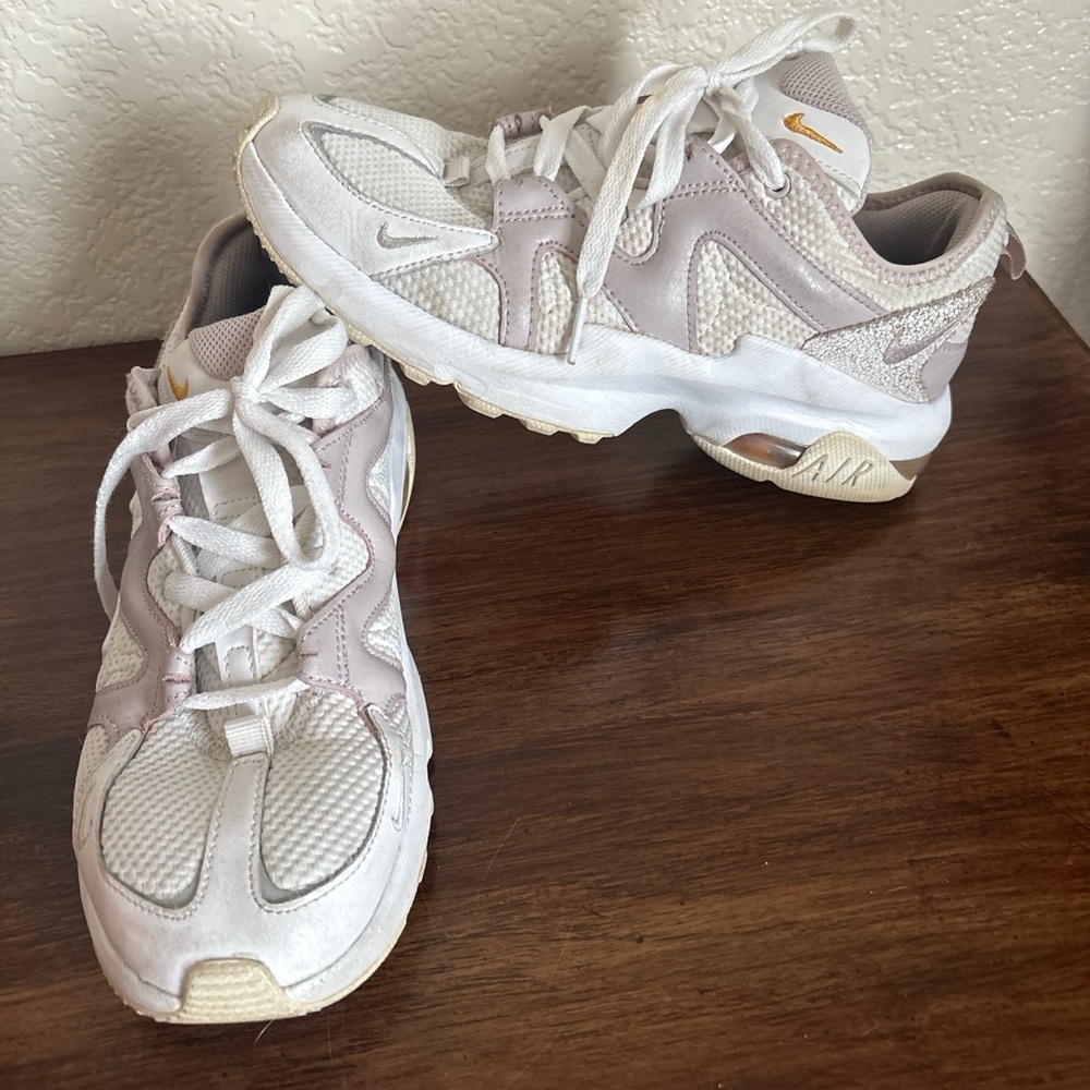 Women’s Nike Air trainers
